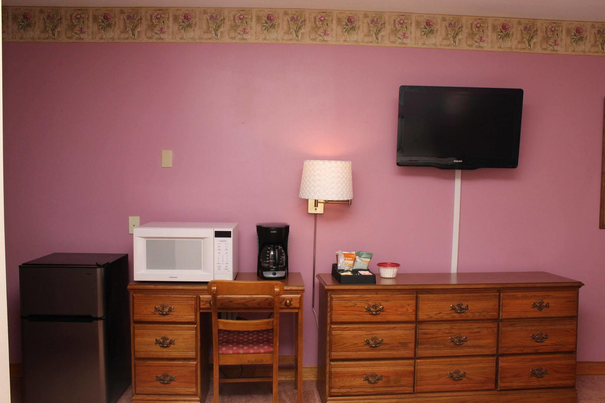 Blue Spruce Motel Massena Bagian luar foto