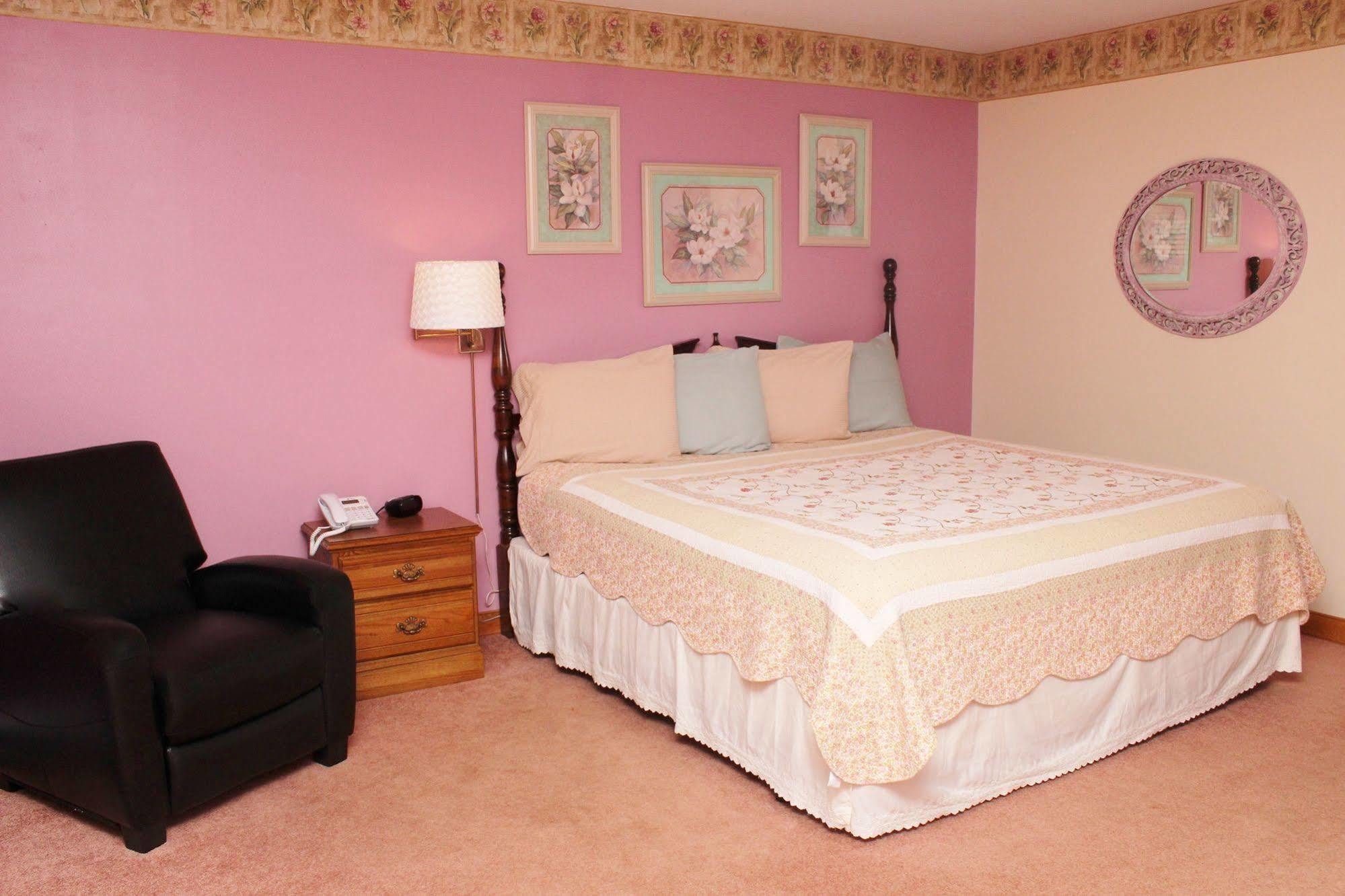Blue Spruce Motel Massena Bagian luar foto