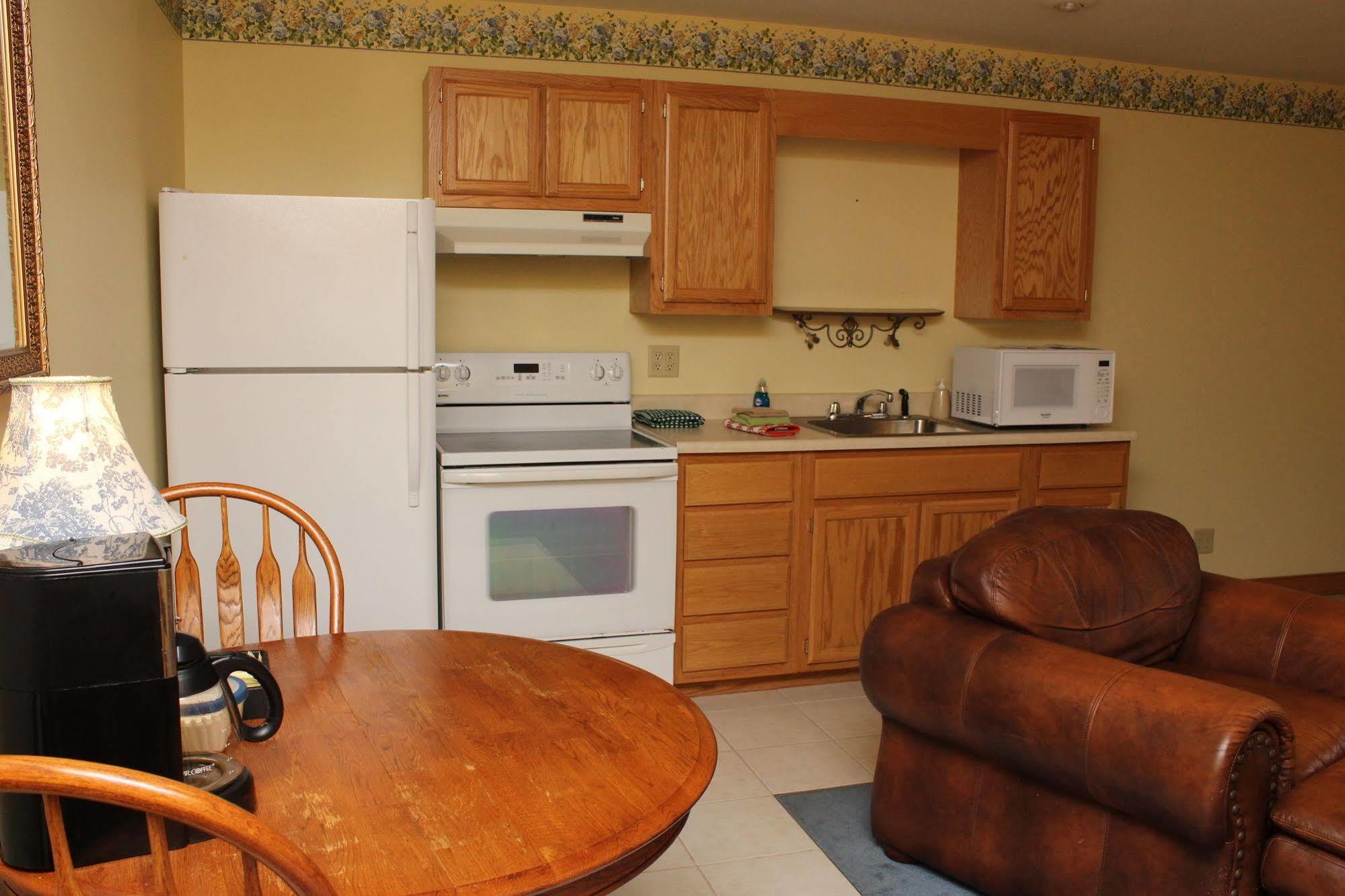 Blue Spruce Motel Massena Bagian luar foto