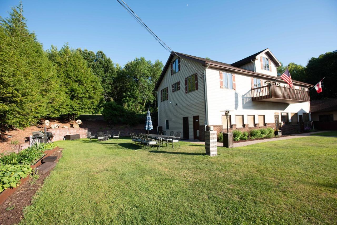 Blue Spruce Motel Massena Bagian luar foto
