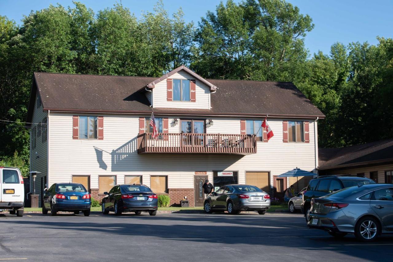 Blue Spruce Motel Massena Bagian luar foto