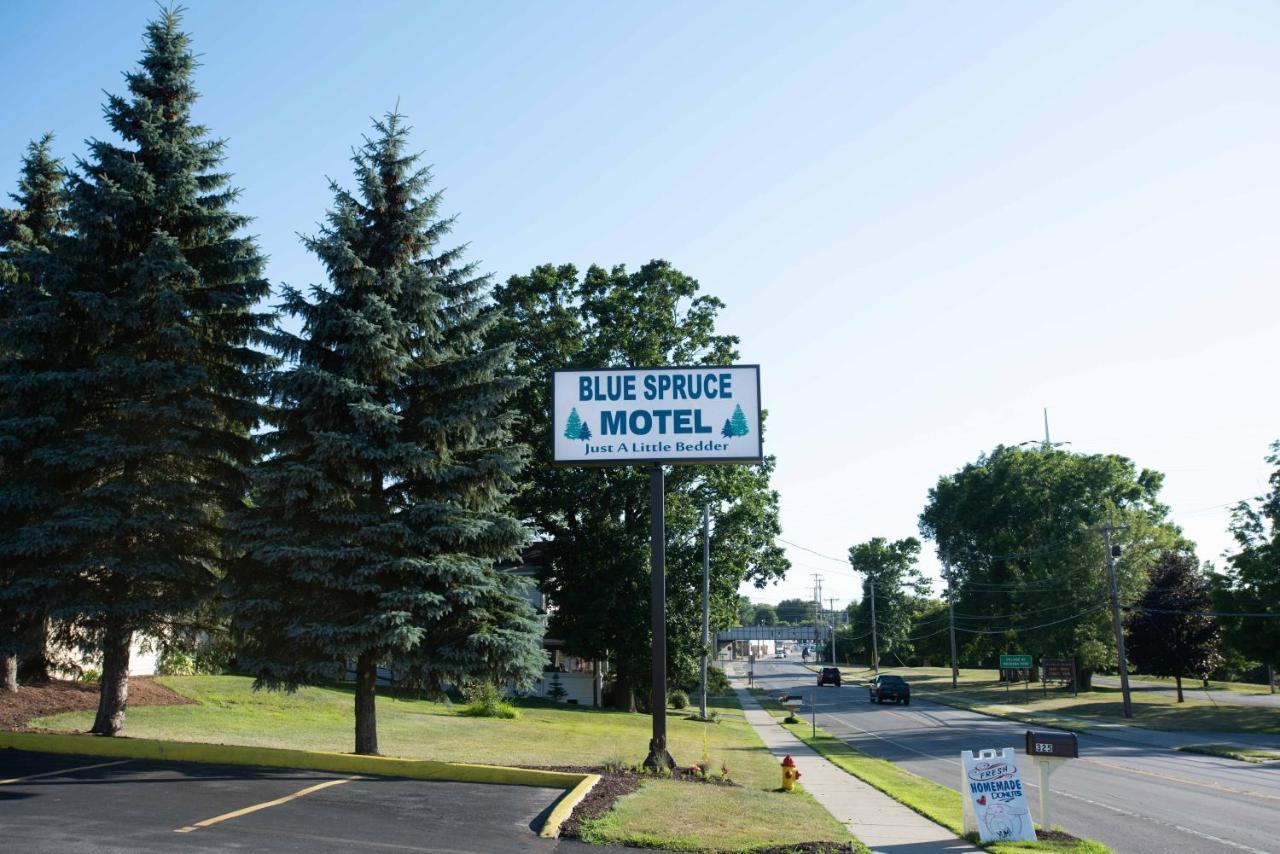 Blue Spruce Motel Massena Bagian luar foto