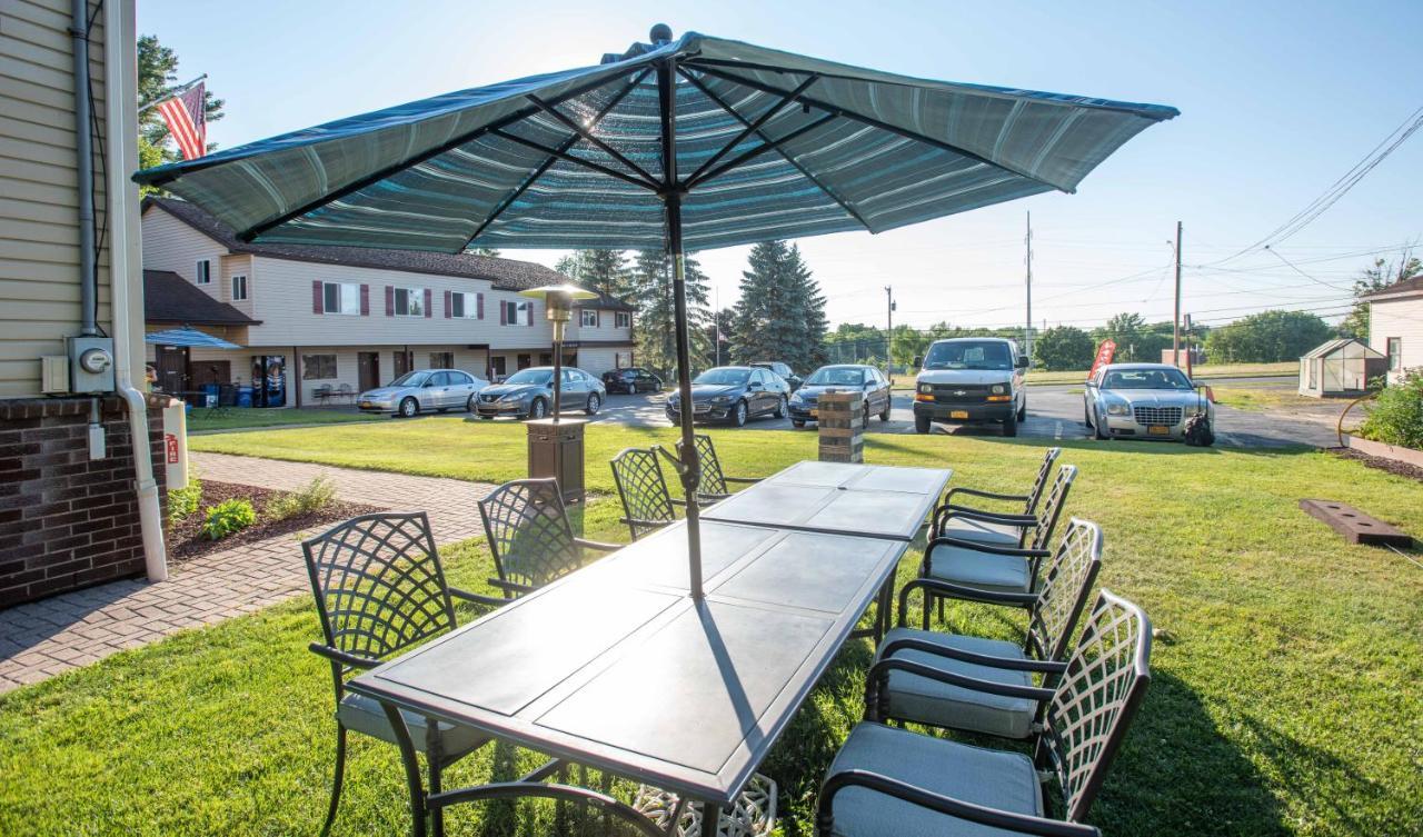 Blue Spruce Motel Massena Bagian luar foto