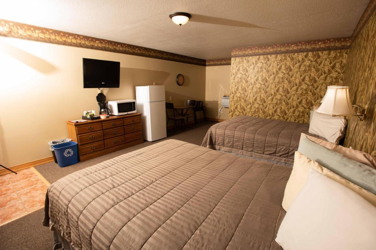 Blue Spruce Motel Massena Bagian luar foto